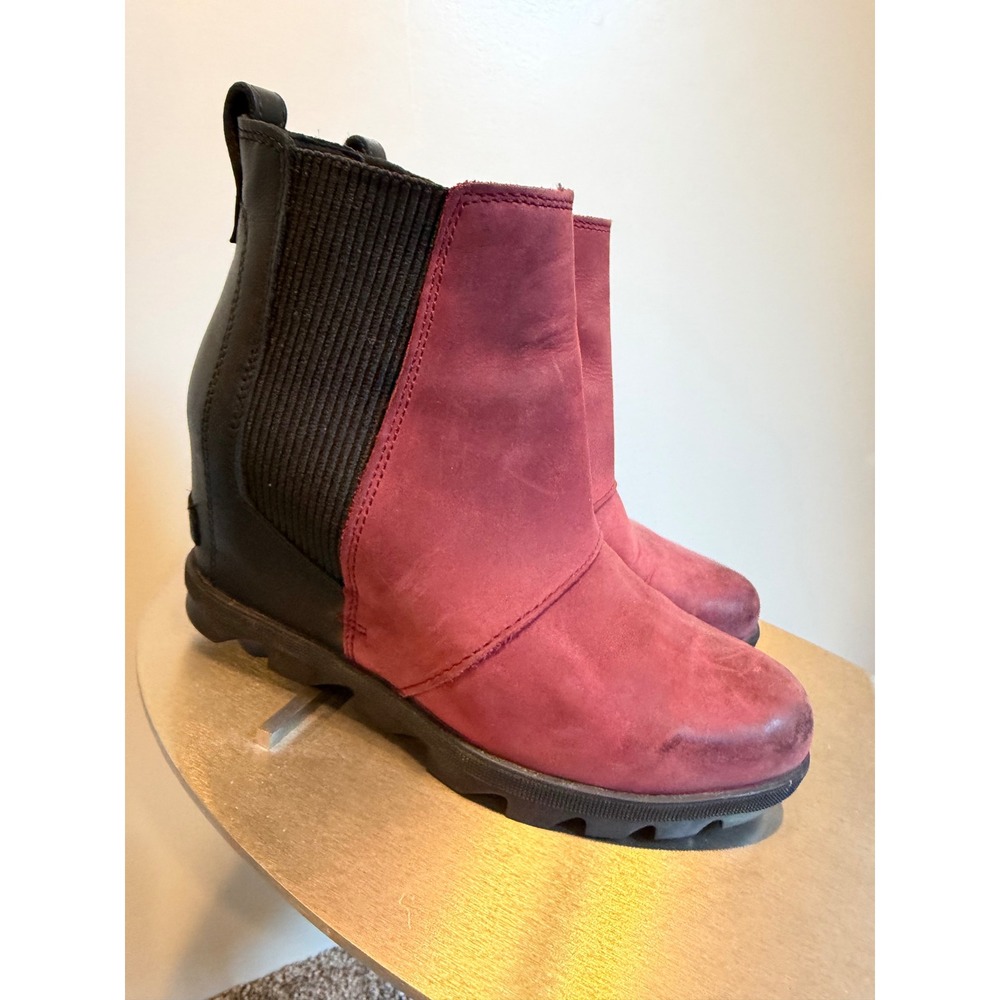 Sorel Joan of Arctic Wedge II Chelsea Boots Red Black Leather  Womens 6